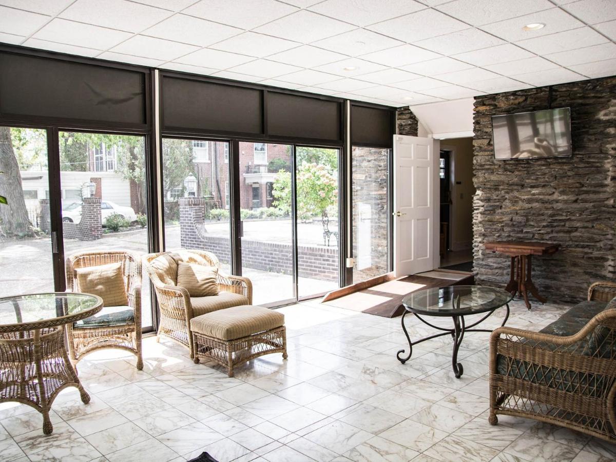 The Manor On Front Bed and Breakfast Χάρισμπουργκ Εξωτερικό φωτογραφία