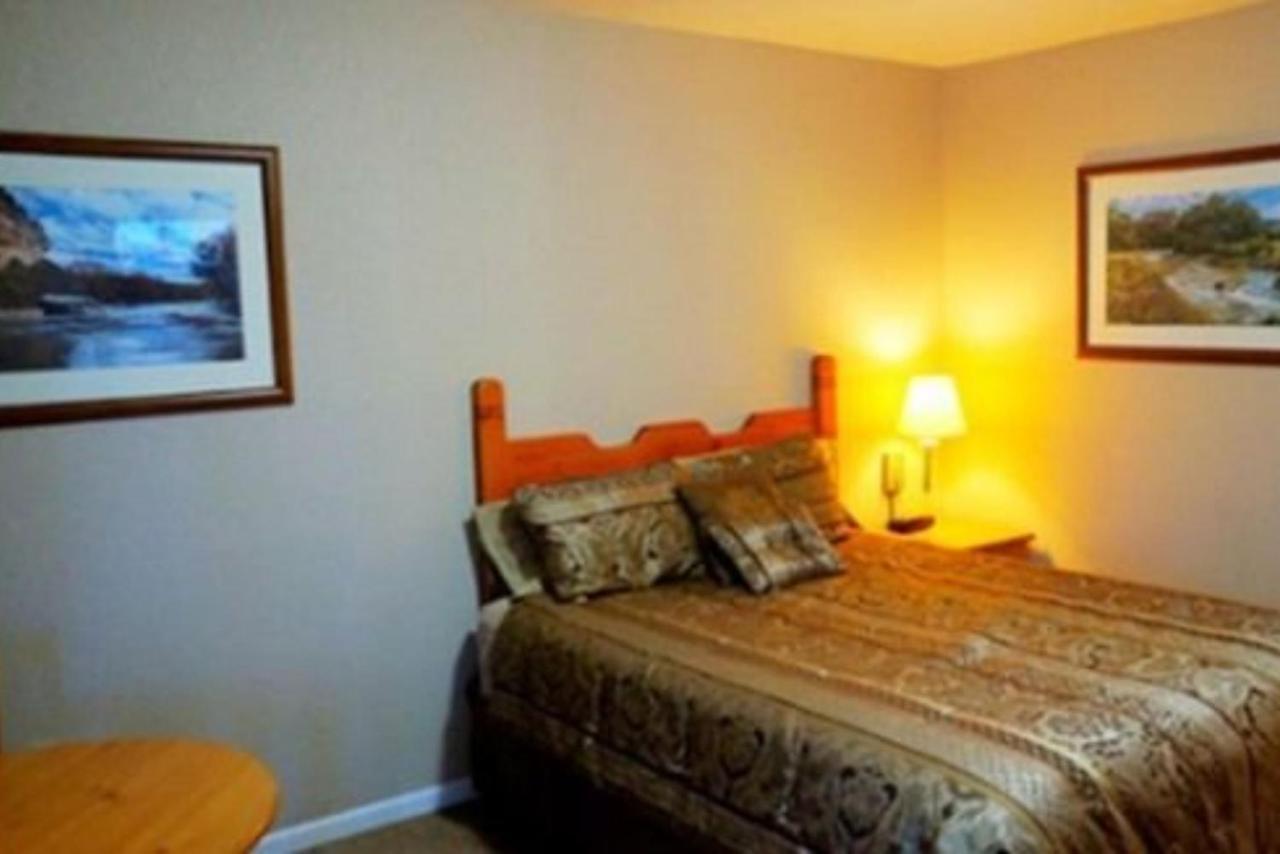 The Manor On Front Bed and Breakfast Χάρισμπουργκ Εξωτερικό φωτογραφία