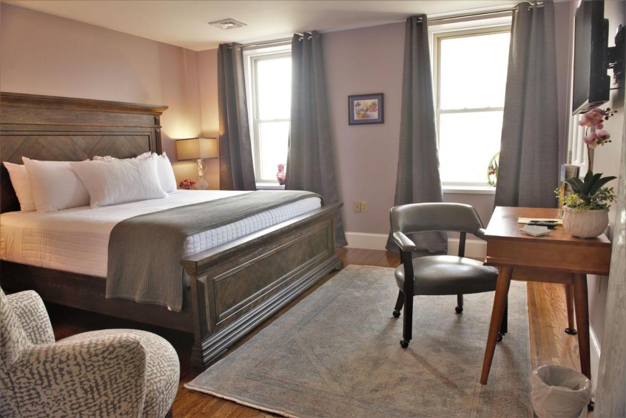 The Manor On Front Bed and Breakfast Χάρισμπουργκ Δωμάτιο φωτογραφία