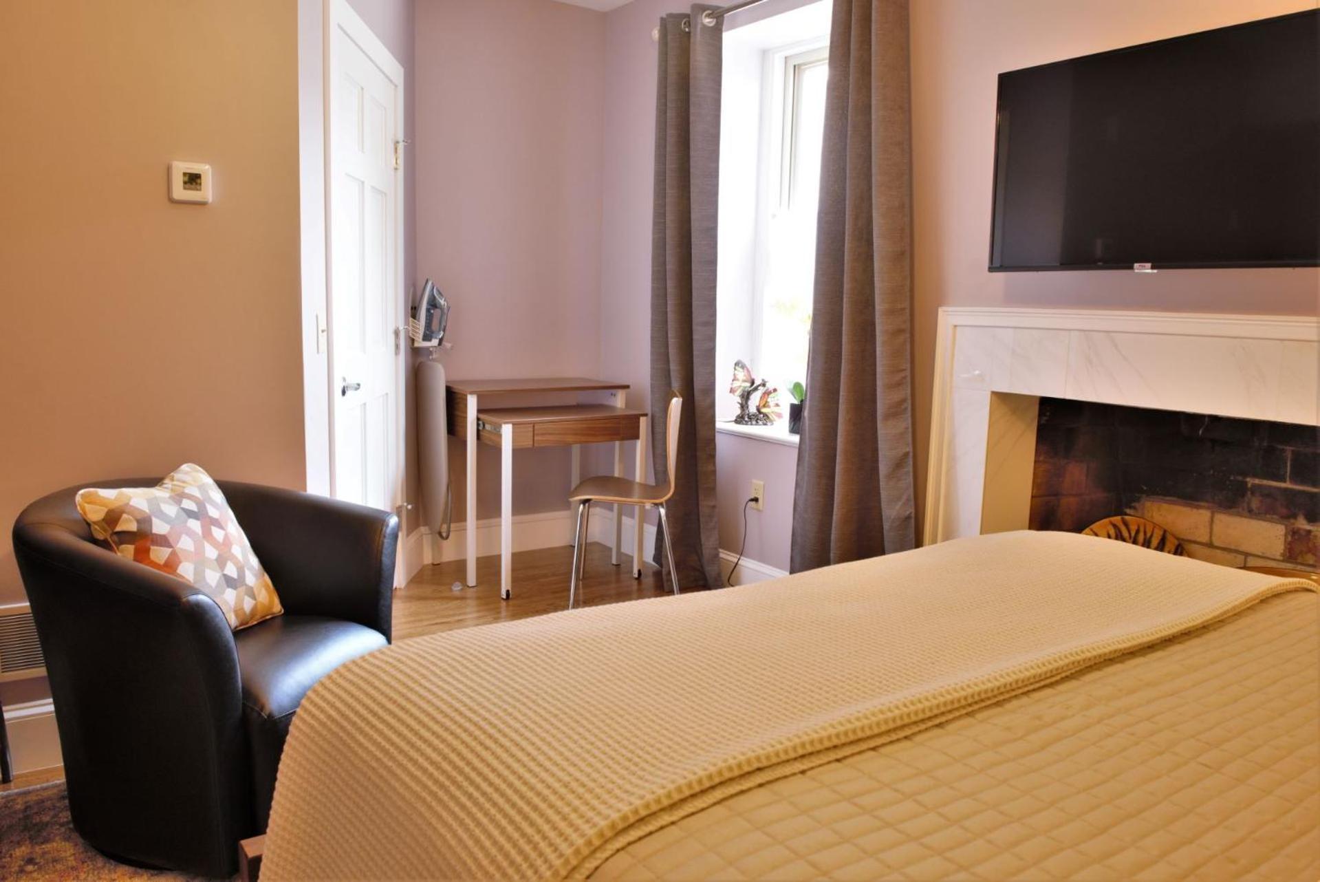 The Manor On Front Bed and Breakfast Χάρισμπουργκ Δωμάτιο φωτογραφία