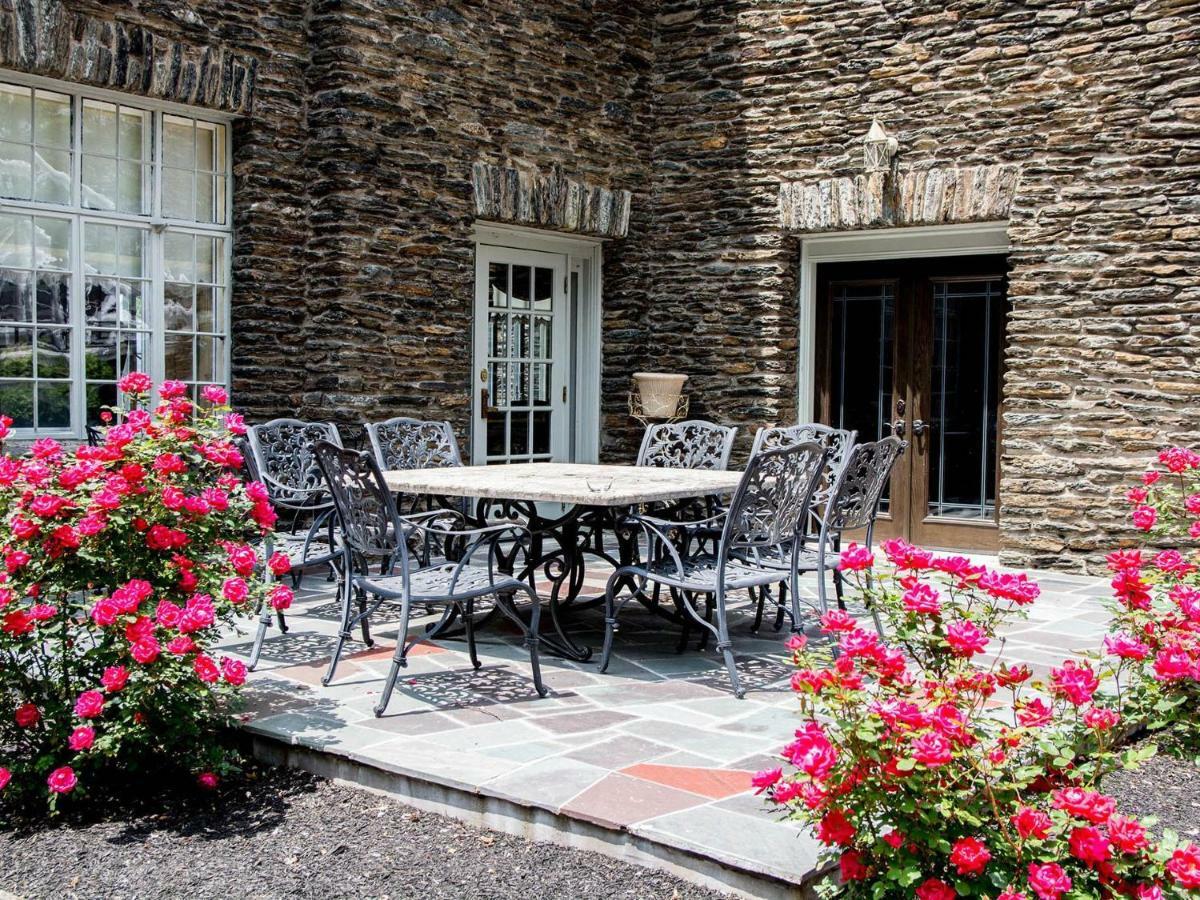 The Manor On Front Bed and Breakfast Χάρισμπουργκ Εξωτερικό φωτογραφία