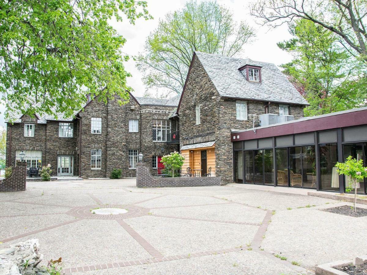The Manor On Front Bed and Breakfast Χάρισμπουργκ Εξωτερικό φωτογραφία